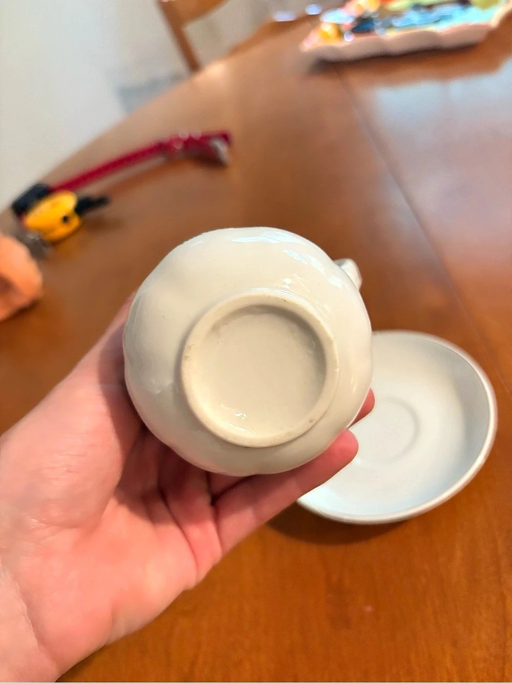 Virginia The Old Dominion Creamer & Saucer White - Picture 3 of 4